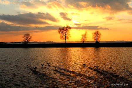 Kanaal Beukers met daarachter de Beulaker Wijde, Giethoorn.